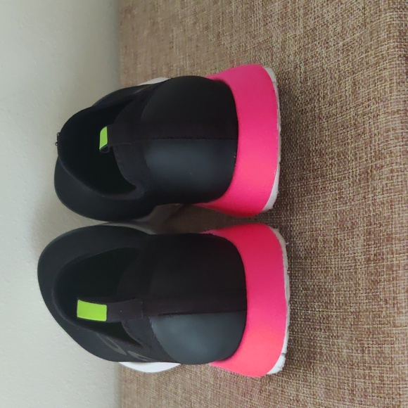 OOFOS OOMG SPORT LOW SHOE PINK FADE SZ 8 - Picture 4 of 12